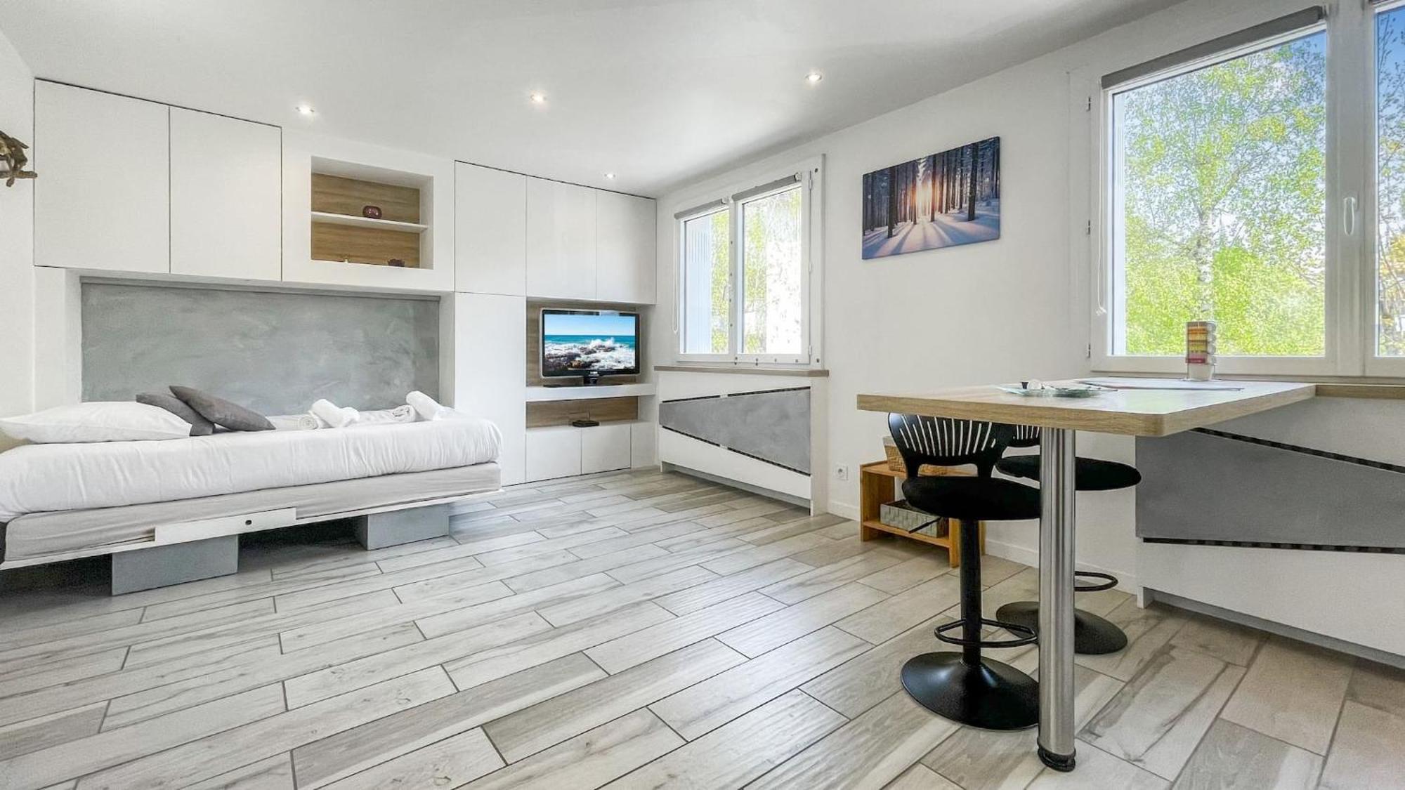 Homey Tidy - New / Proche Centre Annecy / Parking Gratuit / Logement Entierement Equipe Екстер'єр фото